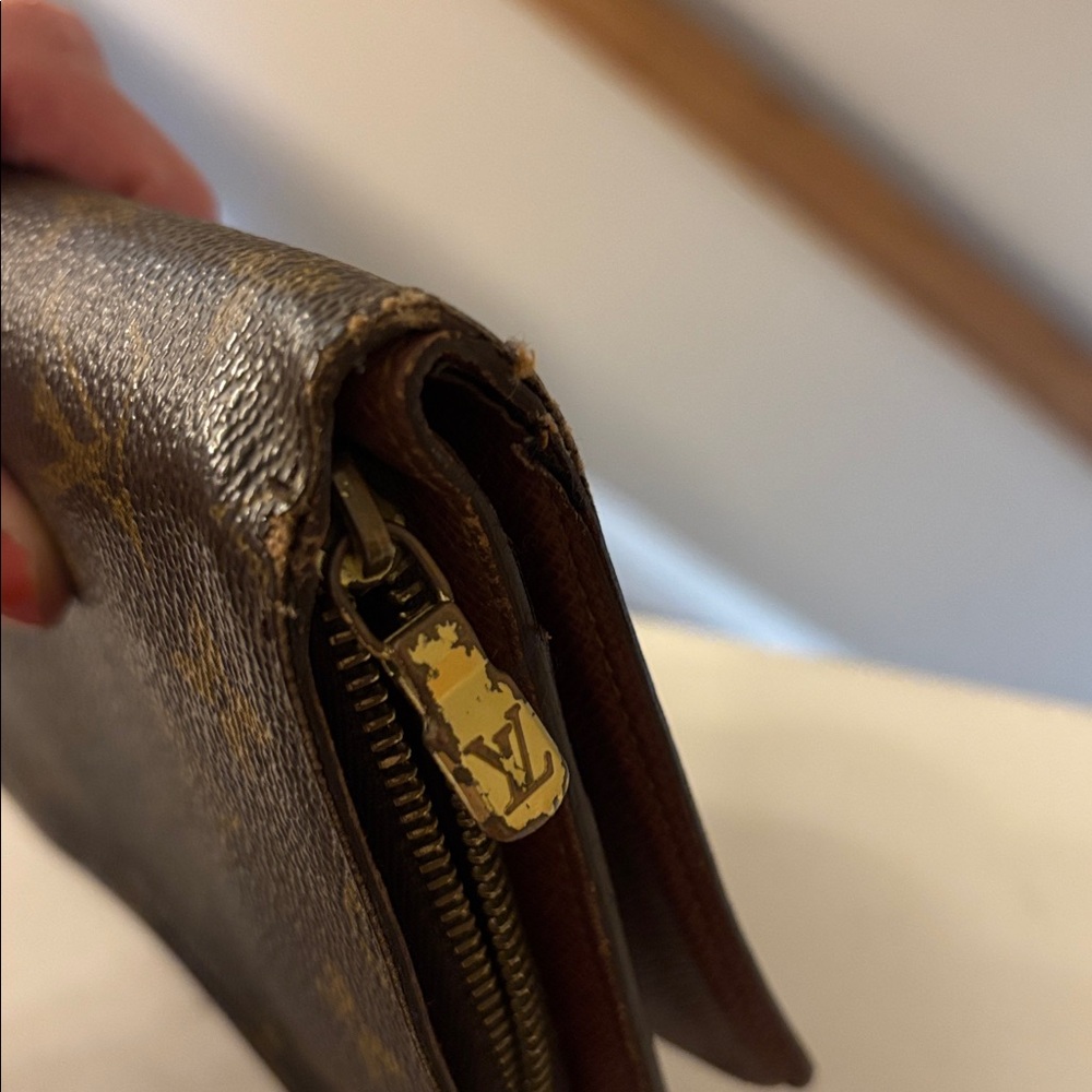 Louis Vuitton Brown Monogram Snap Wallet with free gift. - Picture 5 of 8